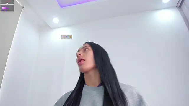 karlyn_angels' Live XXX Chat
