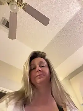 Vivian_MayXxX: вебкам-шоу