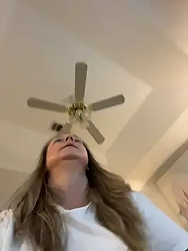 Vivian_MayXxX: διαδικτυακό σόου στην κάμερα