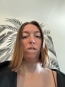 Daisy_Michto_Officiel Шоу с уебкамера