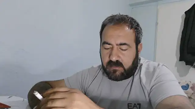XXX chat uživo modela -dark-look-