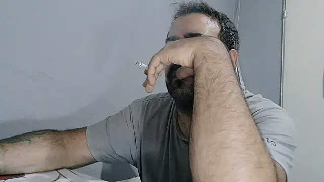 -Hunter_Blaze-: διαδικτυακό σόου στην κάμερα