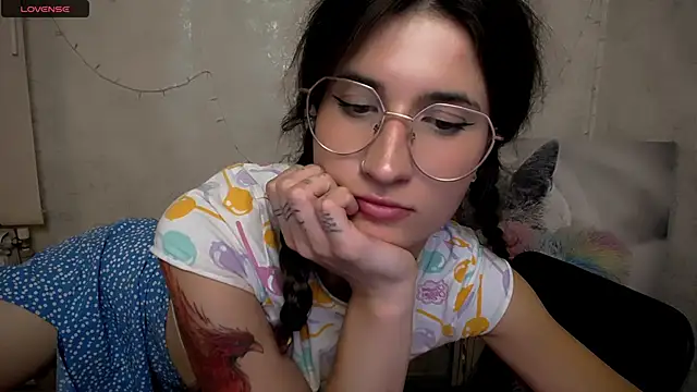 MaryEm976 Adlı Modelin Canlı XXX Sohbeti