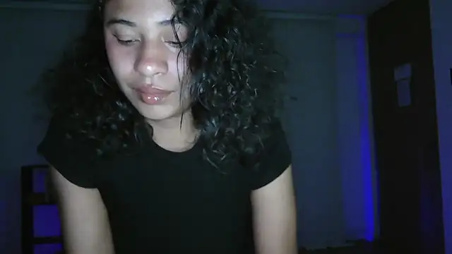 Živá chatovací místnost dark_enchantress_