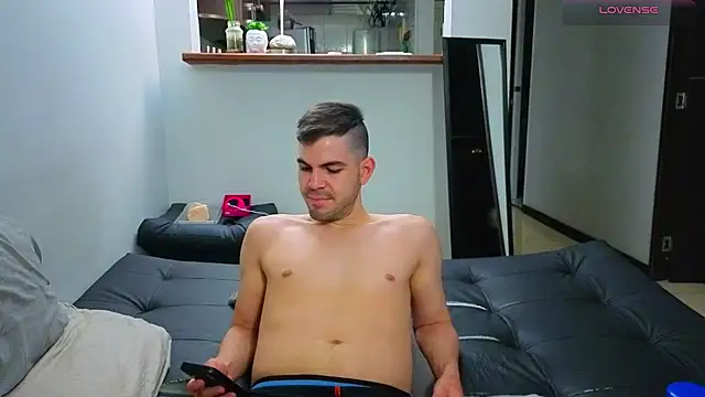 Show modela Matiashorney na web-kameri