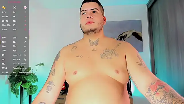 Show modela Thomas_chubbyxhot na web-kameri