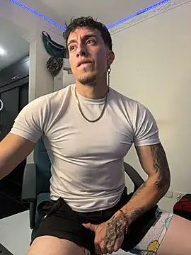 strongboy_'s Live XXX Chat