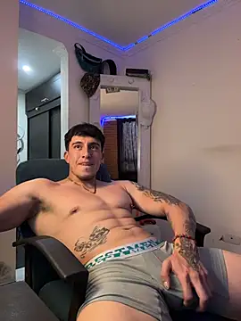 strongboy_ Show Webcam