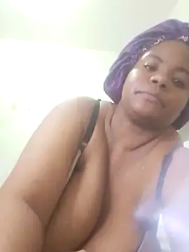 צ'אט XXX בשידור חי של bigtitssxx