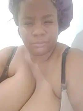 bigtitssxx's Live XXX Chat
