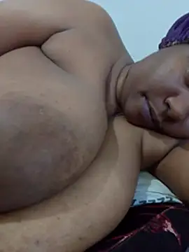 XXX chat uživo modela bigtitssxx