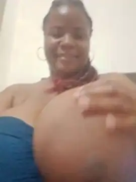 XXX chat uživo modela bigtitssxx