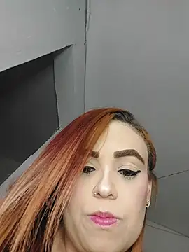 Chat XXX en directo de eimmy_dollx