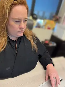HelloTitti's Webcam Show