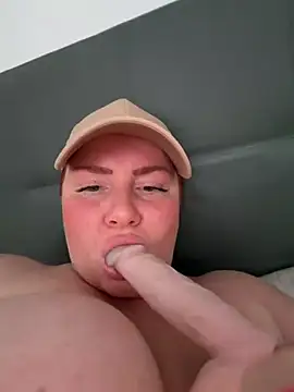 WELLCUM_FIRE's Webcam Show