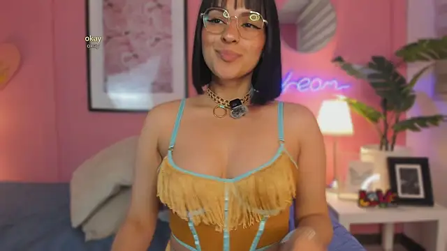 SoySaraa Chat XXX in diretta