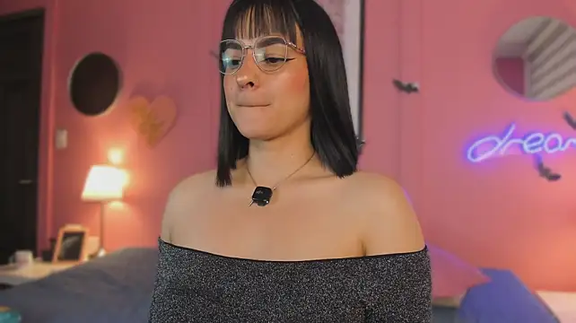 SoySaraa's Webcam Show