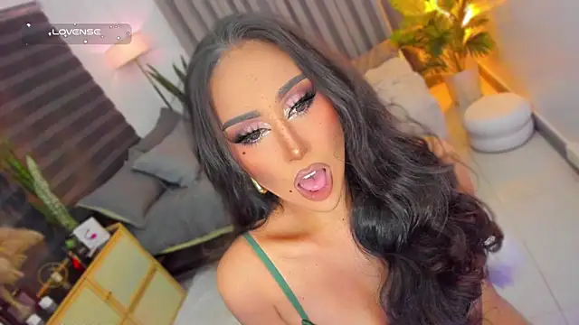 UrSluttyGoddess Webcam-Show