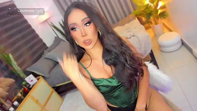UrSluttyGoddess 网络视讯表演