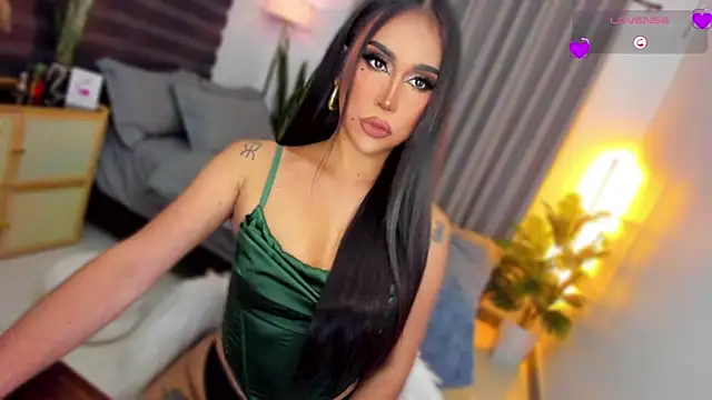 UrSluttyGoddess Webcam-Show