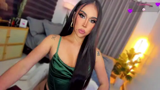 UrSluttyGoddess Show Webcam