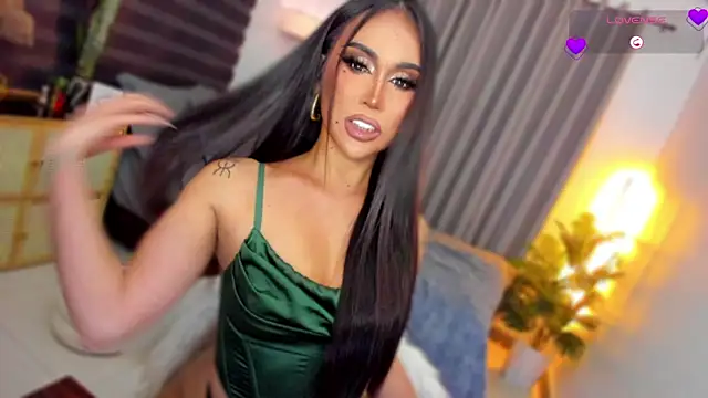 UrSluttyGoddess Webcamshow