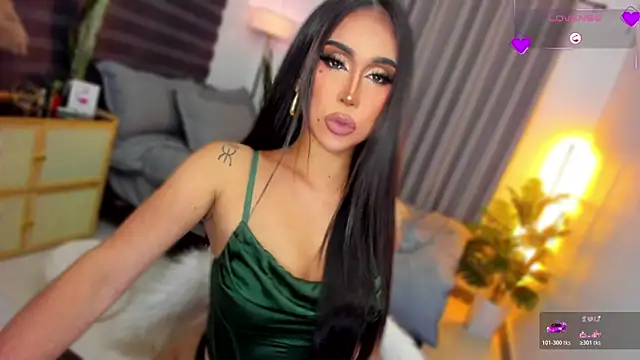 UrSluttyGoddess Webcamshow