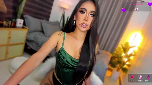 UrSluttyGoddess Webcam-Show