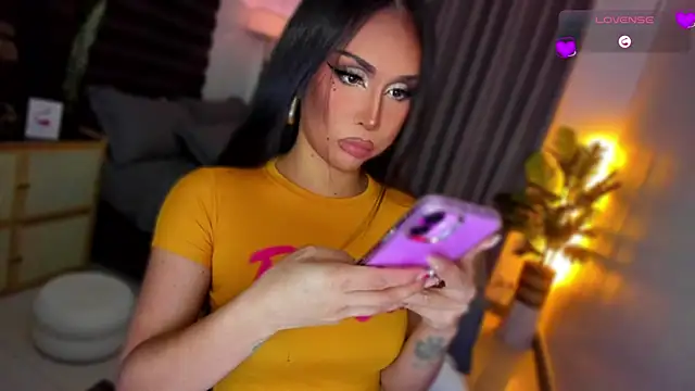 UrSluttyGoddess 网络视讯表演