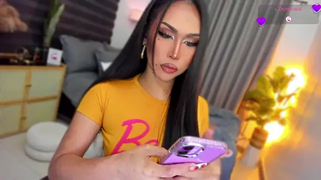 UrSluttyGoddess Pertunjukan Webcam
