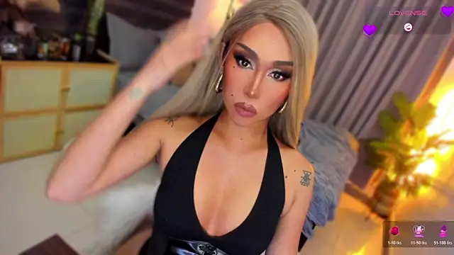 UrSluttyGoddess' Webcam Show