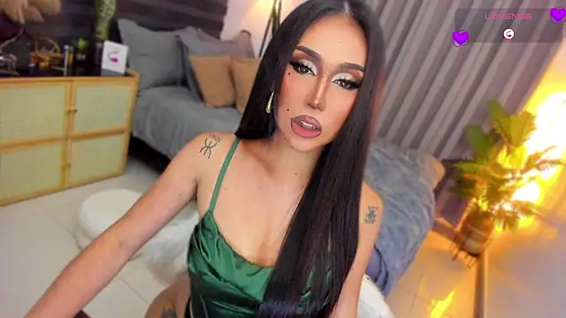 UrSluttyGoddess Webcam-Show
