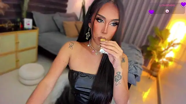 UrSluttyGoddess Adlı Modelin Web Kamerası Şovu