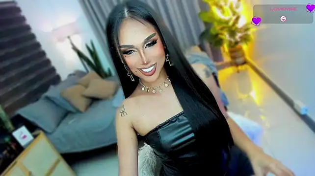 UrSluttyGoddess Adlı Modelin Web Kamerası Şovu