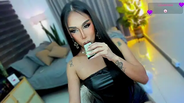 UrSluttyGoddess Adlı Modelin Web Kamerası Şovu