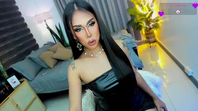 UrSluttyGoddess Adlı Modelin Web Kamerası Şovu