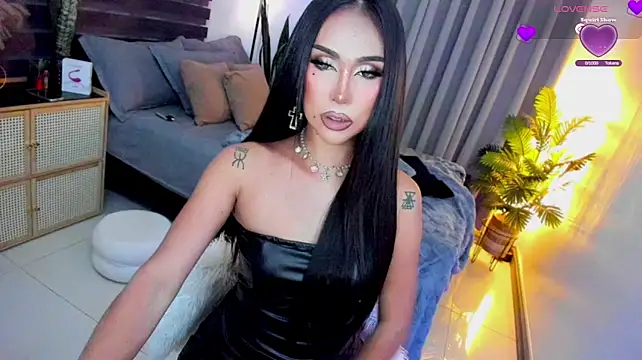 UrSluttyGoddess Adlı Modelin Web Kamerası Şovu