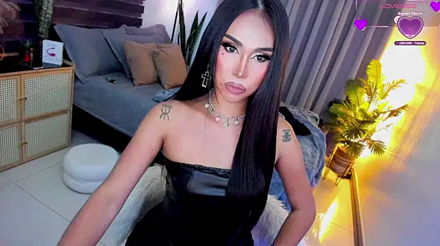 UrSluttyGoddess Шоу с уебкамера