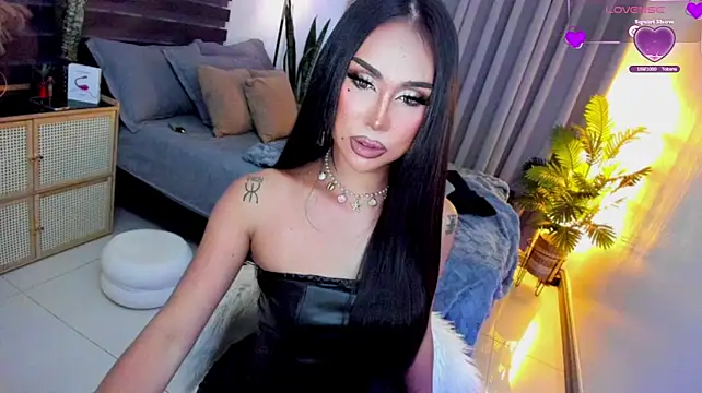 UrSluttyGoddess webcam show
