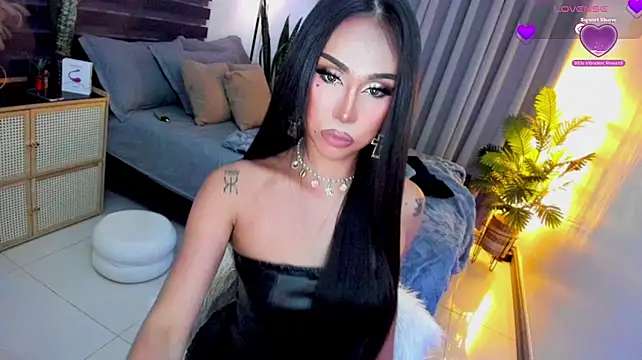 UrSluttyGoddess Adlı Modelin Web Kamerası Şovu