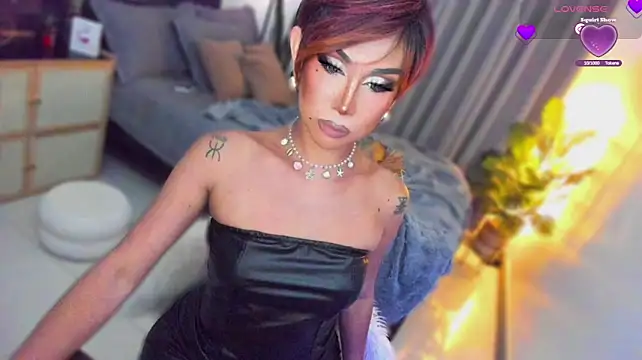 UrSluttyGoddessのウェブカメラショー