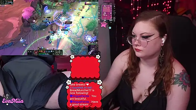 evamila: διαδικτυακό σόου στην κάμερα