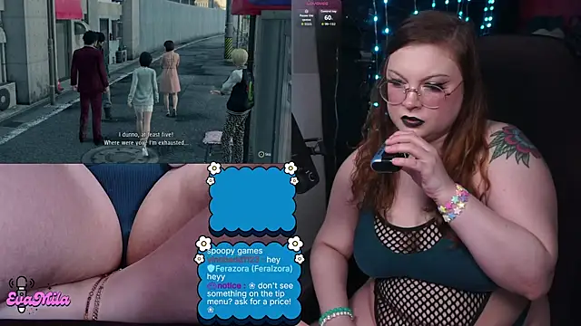 evamila: διαδικτυακό σόου στην κάμερα