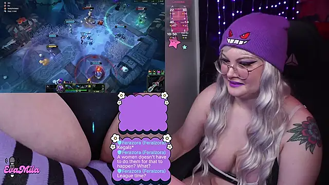 evamila: διαδικτυακό σόου στην κάμερα