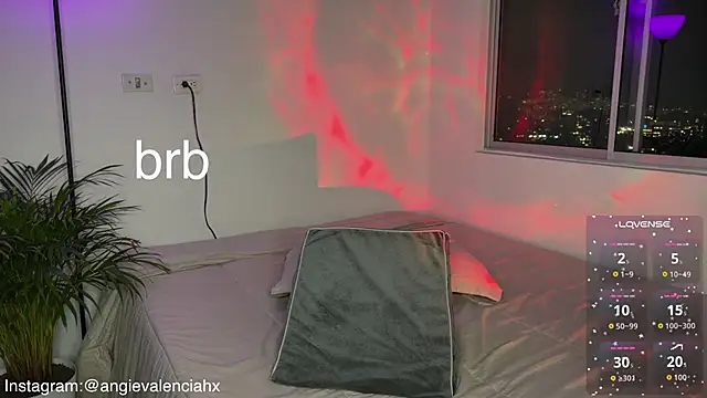 Živá chatovací místnost xisisxx