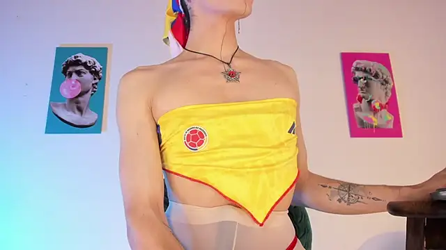 ArchieCollins Show in webcam