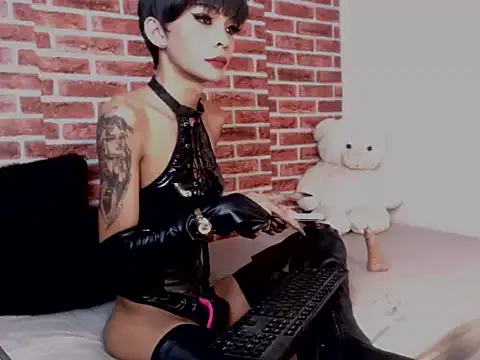 PHLauraLoveのウェブカメラショー