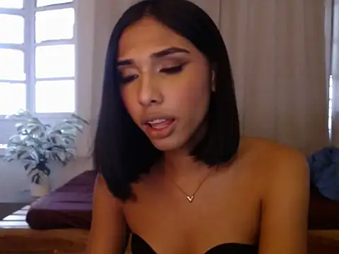 TSqueenOfCUM webcam show