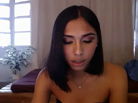 TSqueenOfCUM Show in webcam