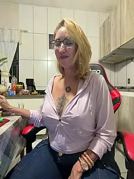 RAIRAsexy Chat XXX in diretta